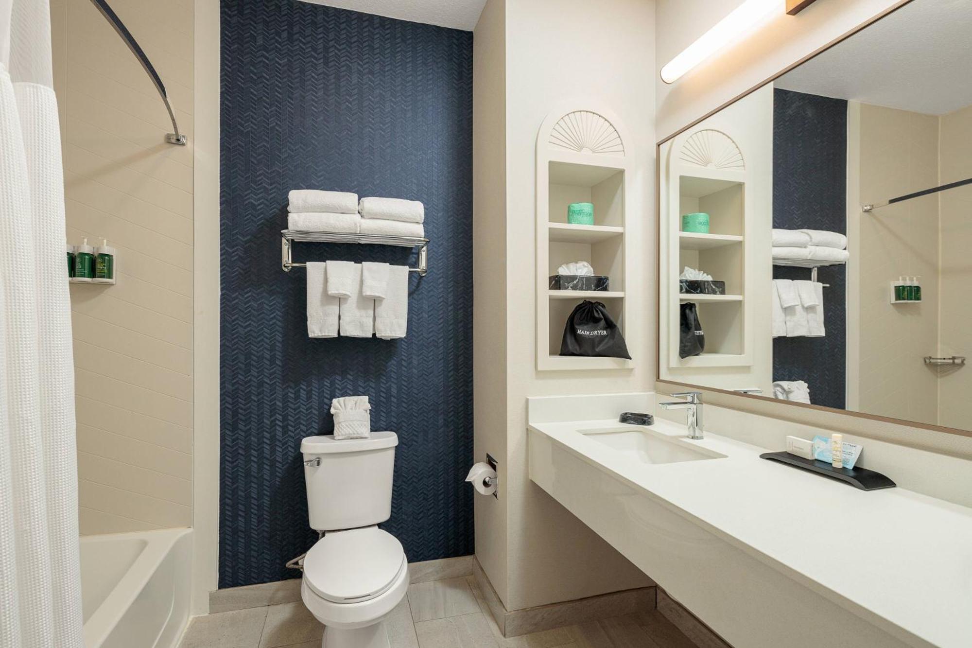 Hotel Fairfield & 3*