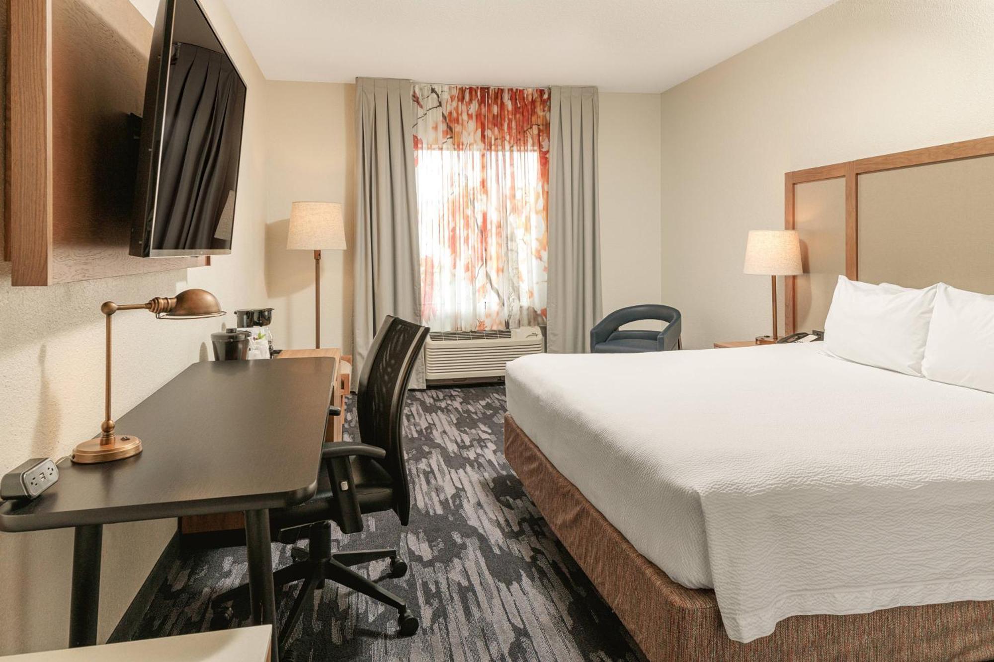 Fairfield & Hotel