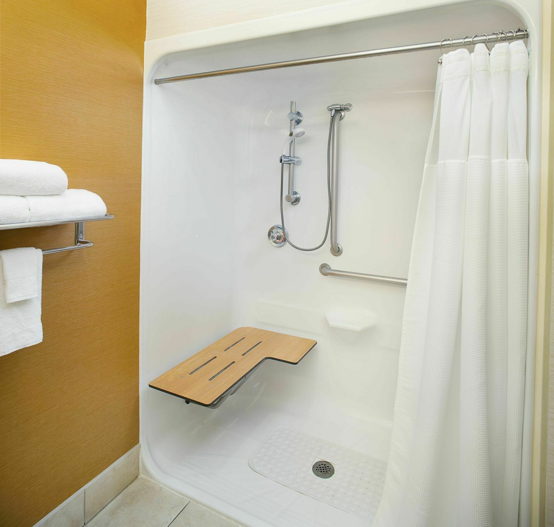 Fairfield & Hotel