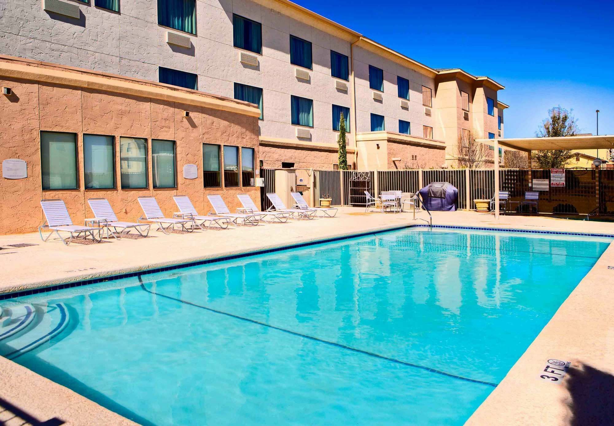 Hotel Fairfield & San Angelo
